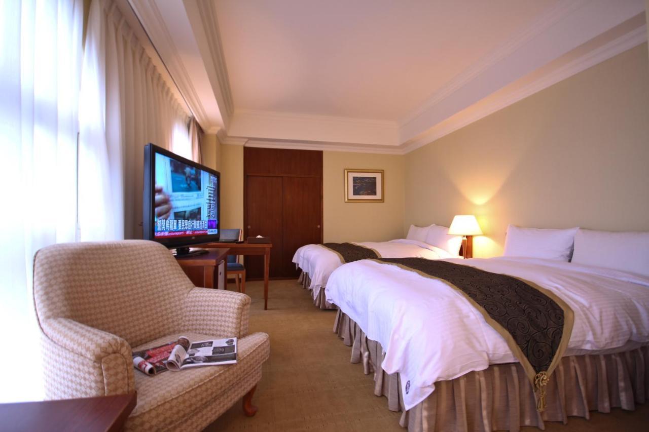 Grand Boss Hotel Yilan Exterior photo