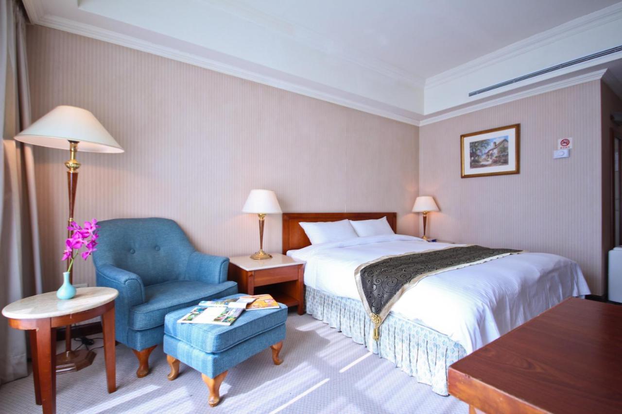 Grand Boss Hotel Yilan Exterior photo