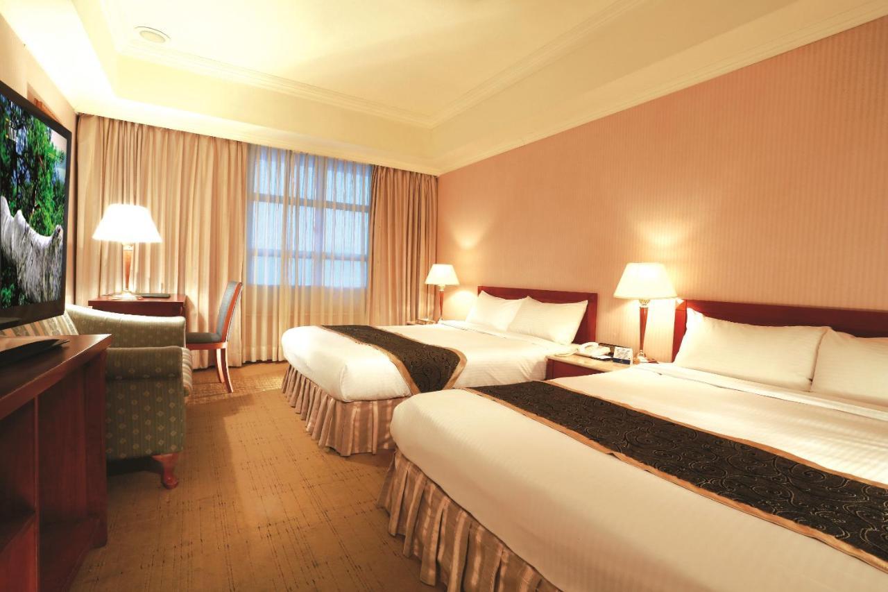 Grand Boss Hotel Yilan Exterior photo