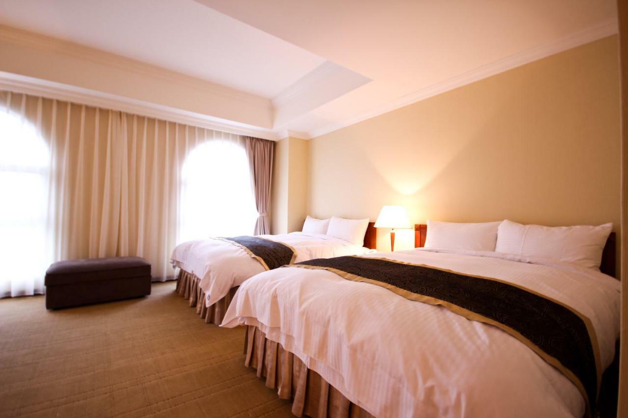 Grand Boss Hotel Yilan Exterior photo